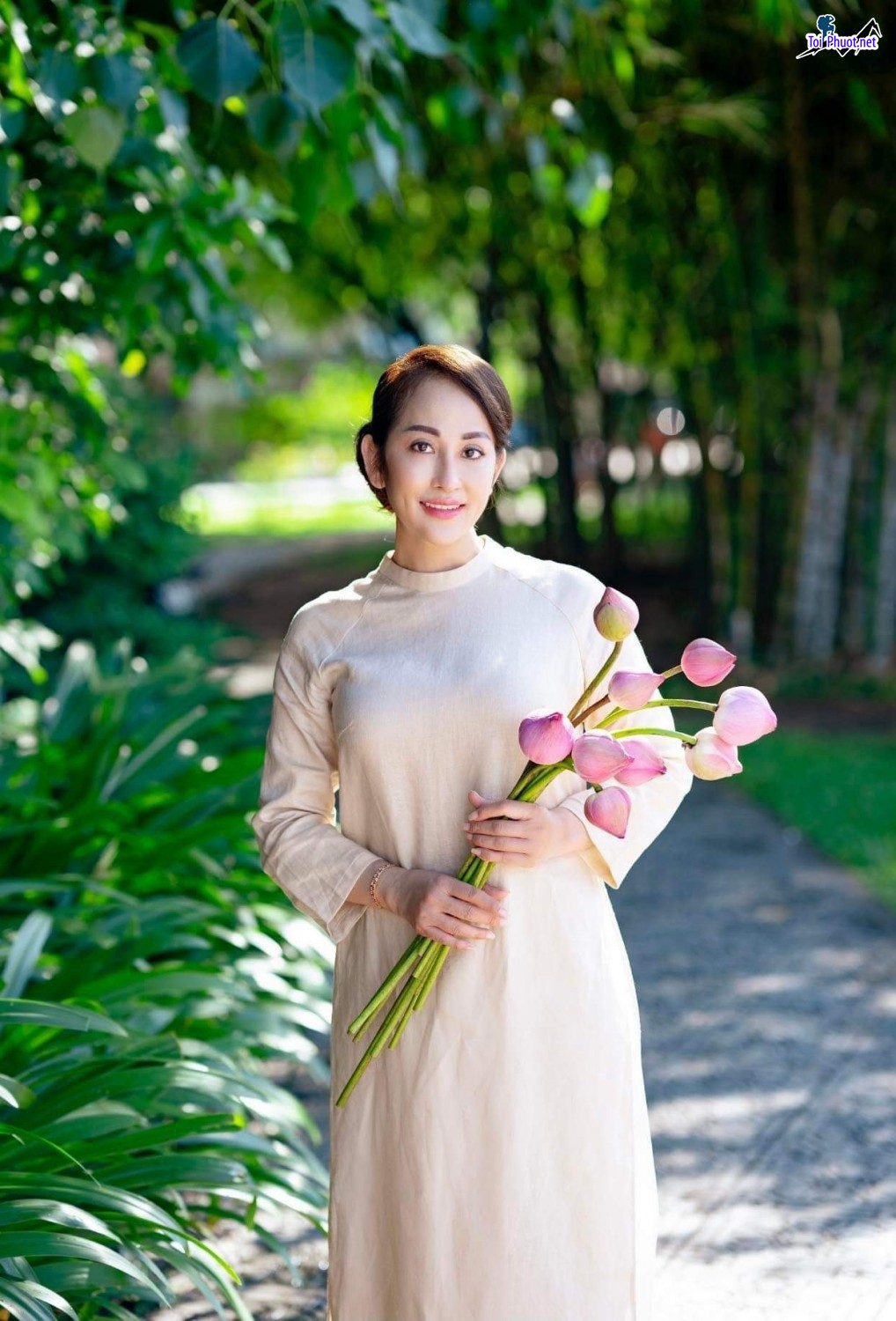 Top 5 Cửa hàng cho thuê áo dài đẹp, giá tốt nhất tại Đồng Tháp được chăm sóc cẩn thận (3)