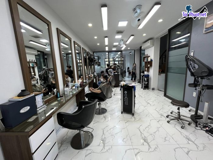 Top 8 Hair salon cắt tóc ngắn đẹp nhất tỉnh Thái Nguyên thái độ phục vụ nhiệt tình và chu đáo (4)