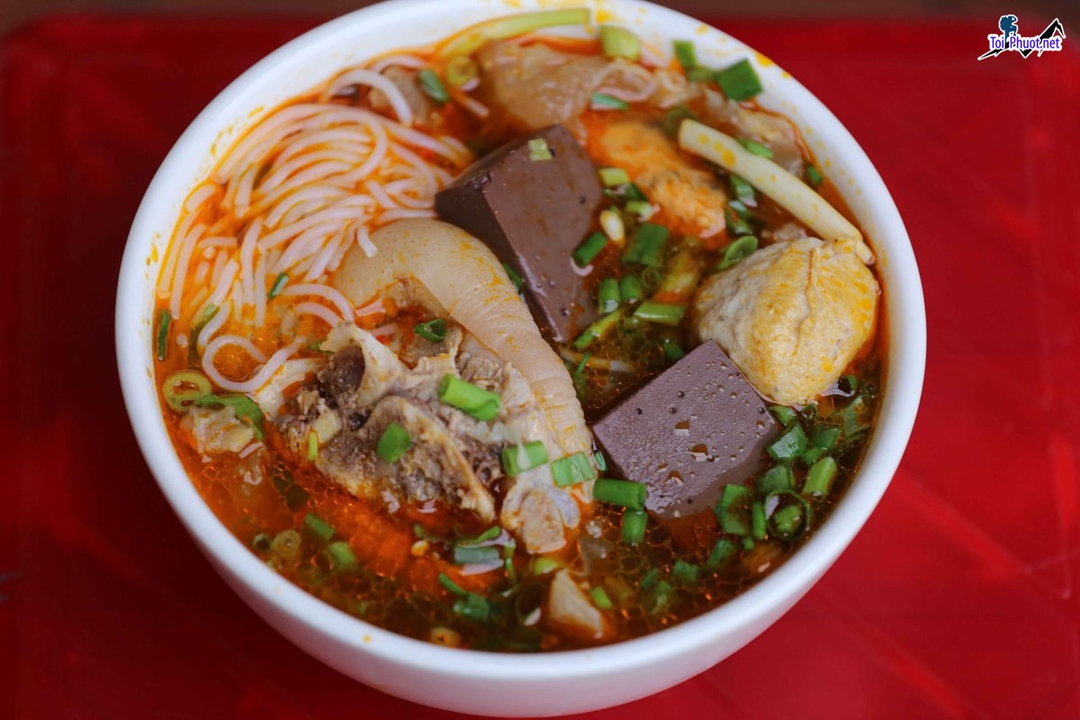Top 10 Quán bún bò Huế ngon ở Đà Nẵng ăn một lần là nhớ mãi không thôi (2)
