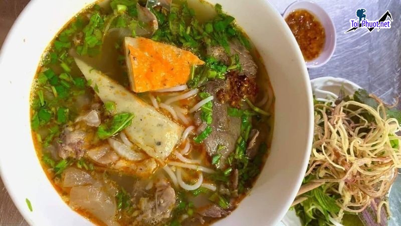 Top 10 Quán bún bò Huế ngon ở Hồ Chí Minh được đông đảo khách hàng yêu thích (1)