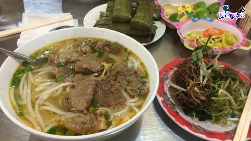Top 10 Quán bún bò Huế ngon ở Hồ Chí Minh được đông đảo khách hàng yêu thích (5)