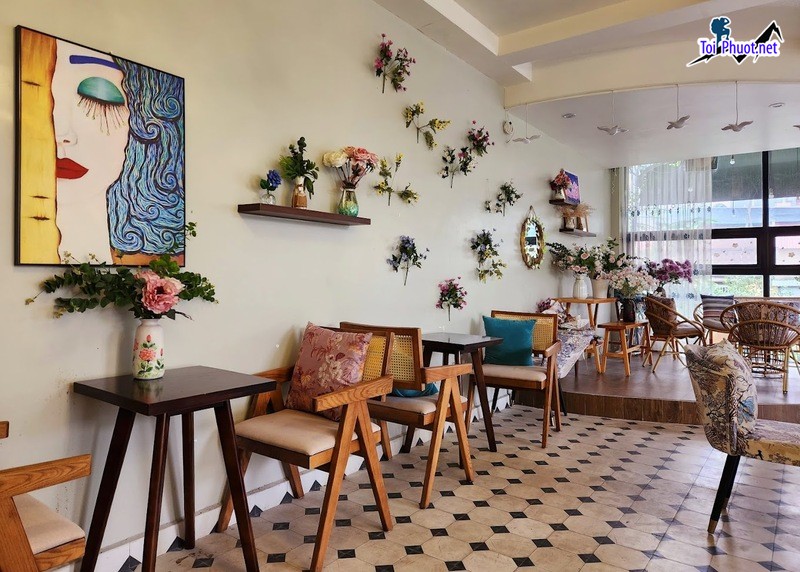Top 10 Quán cafe đẹp nhất Quảng Trị view đẹp, đồ uống ngon không gian rộng rãi (1)