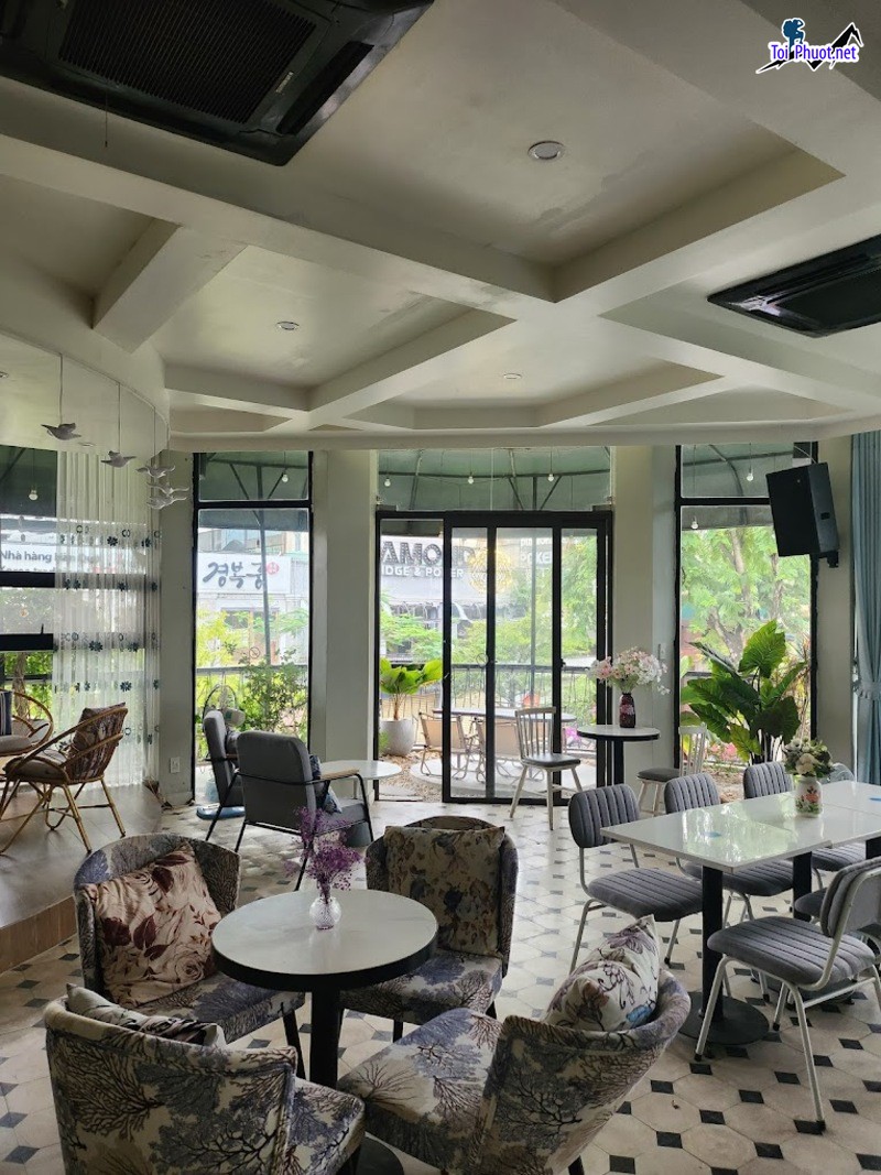 Top 10 Quán cafe đẹp nhất Quảng Trị view đẹp, đồ uống ngon không gian rộng rãi (2)