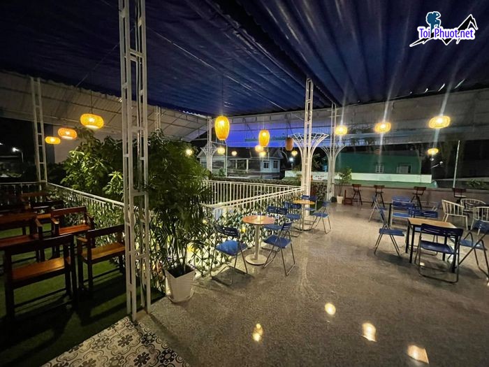 Top 10 Quán cafe đẹp nhất Vĩnh long thu hút sự chú ý của giới trẻ bởi không gian rộng rãi (3)