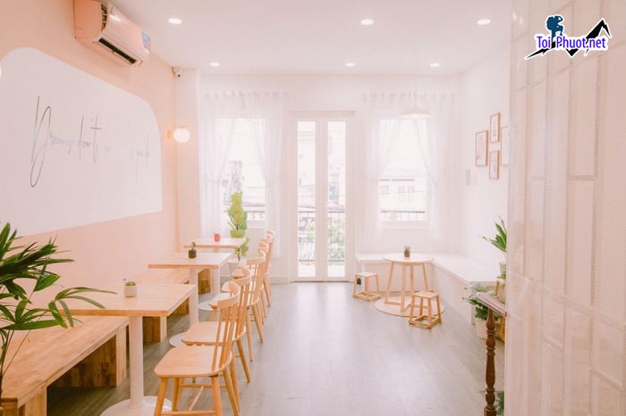Top 10 Quán cafe đẹp nhất Vĩnh long thu hút sự chú ý của giới trẻ bởi không gian rộng rãi (5)