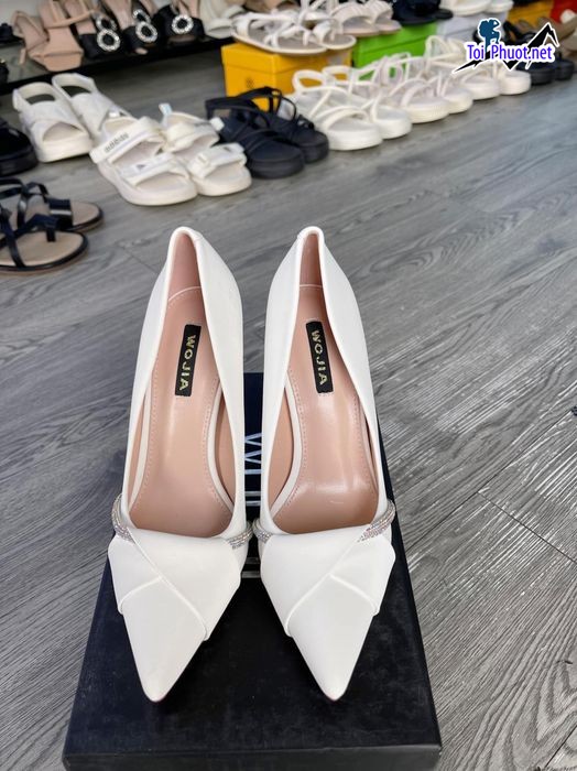 Top 10 Shop giày nữ đẹp được yêu thích nhất Cao Bằng màu sắc bắt mắt (4)