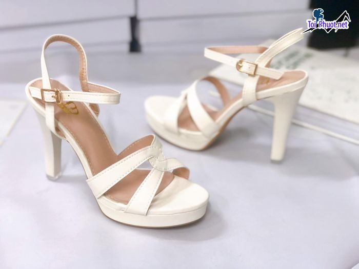Top 10 Shop giày nữ đẹp được yêu thích nhất Đồng Tháp được phái nữ yêu thích (7)