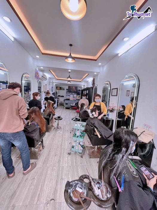Top 11 Tiệm cắt và tạo kiểu tóc đẹp nhất Vĩnh Long giúp nhan sắc thăng hạng (1)
