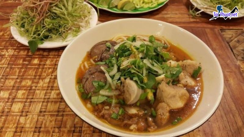 Top 3 Quán bún bò Huế ngon ở Sơn La mùi hương đặc trưng (1)