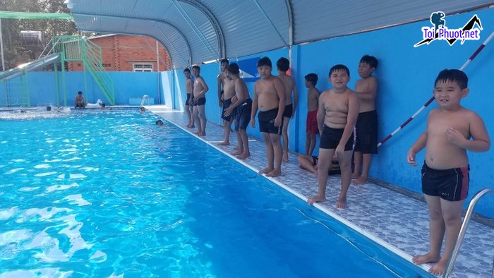 Top 5 Bể bơi công cộng có giá vé rẻ và chất lượng nhất Vĩnh Long xua tan cái nóng (1)