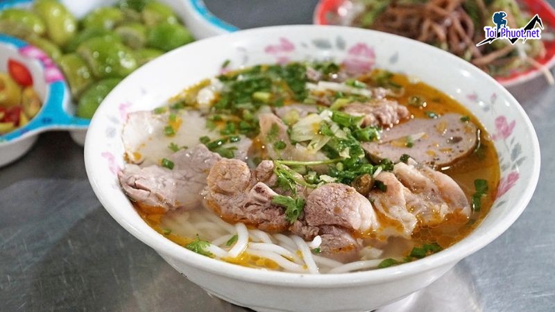 Top 5 Quán bún bò Huế ngon ở Đồng Nai tạo nên hương vị hấp dẫn khó cưỡng (1)