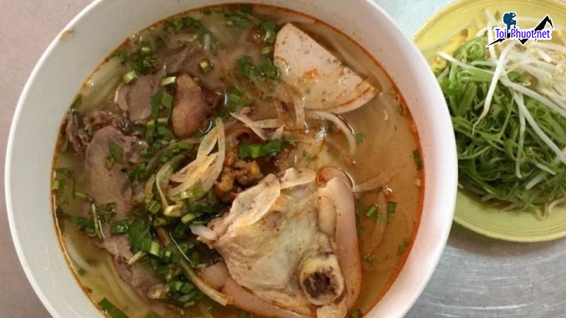 Top 5 Quán bún bò Huế ngon ở Đồng Nai tạo nên hương vị hấp dẫn khó cưỡng (2)