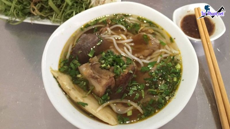 Top 5 Quán bún bò Huế ngon ở Đồng Nai tạo nên hương vị hấp dẫn khó cưỡng (3)