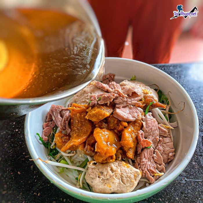 Top 5 Quán bún bò Huế ngon ở Lào Cai đắm say trong hương vị tươi ngon (1)