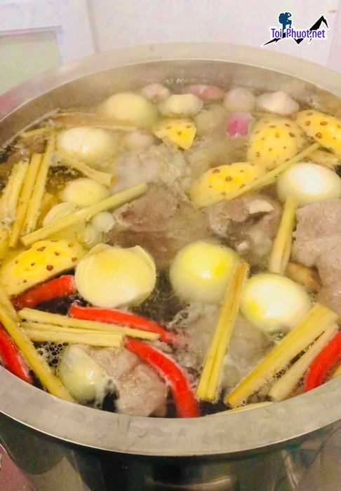 Top 5 Quán bún bò Huế ngon ở Lào Cai đắm say trong hương vị tươi ngon (3)