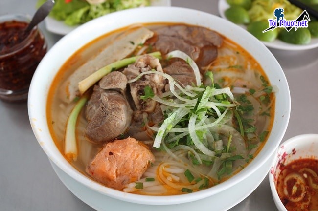 Top 5 Quán bún bò Huế ngon ở Quảng Ngãi phục vụ nhanh chóng làm hài lòng khách hàng
