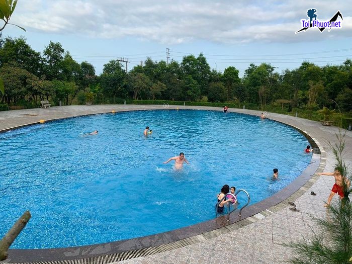 Top 6 Bể bơi công cộng có giá vé rẻ và chất lượng nhất Hà Tĩnh an toàn (4)
