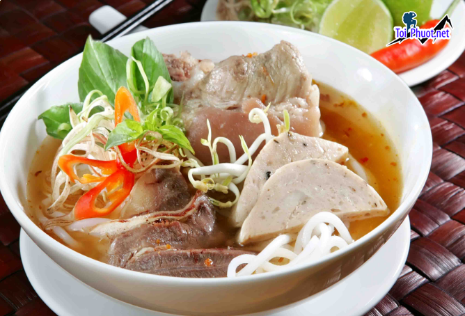 Top 6 Quán bún bò Huế ngon ở Quảng Ninh hương vị đậm đà (1)