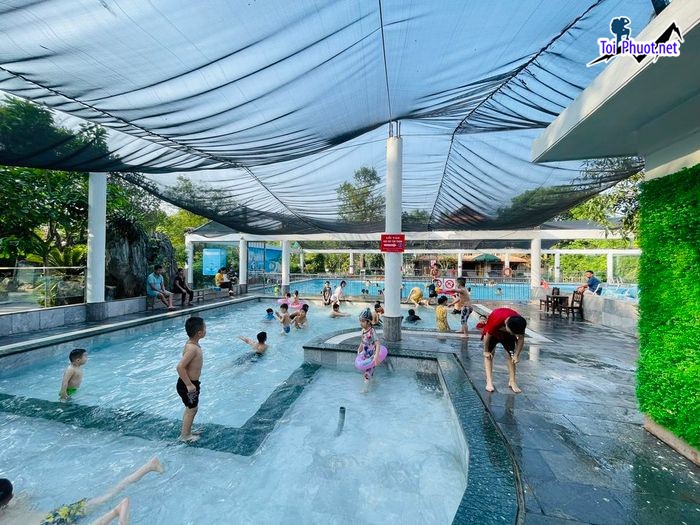 Top 7 Bể bơi công cộng có giá vé rẻ và chất lượng nhất Nghệ An tốt nhất (1)