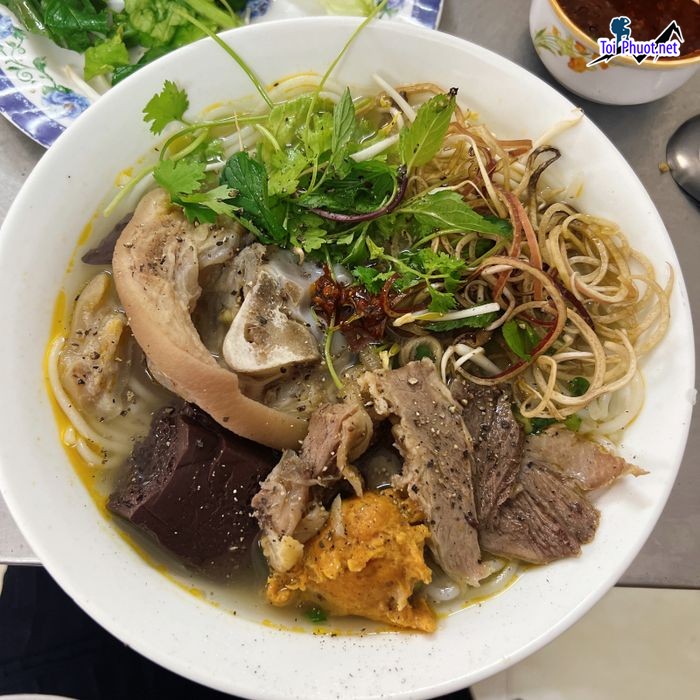 Top 7 Quán bún bò Huế ngon ở Hải Phòng có truyền thống nấu lâu đời (2)