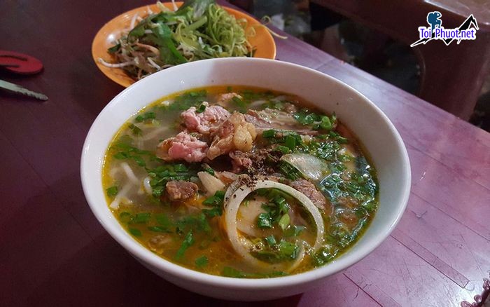 Top 7 Quán bún bò Huế ngon ở Hưng Yên phục vụ nhiệt tình nhanh chóng (1)