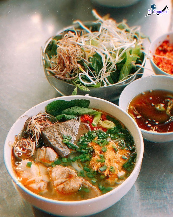 Top 7 Quán bún bò Huế ngon ở Vĩnh Long bạn nên ghé quá thử 1 lần (2)