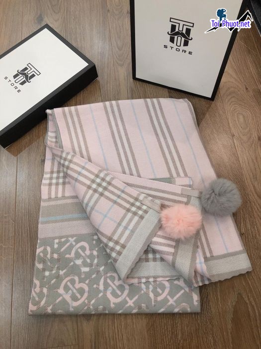 Top 8 Cửa hàng bán khăn choàng cổ đẹp nhất Hà Nội siêu đẹp (1)