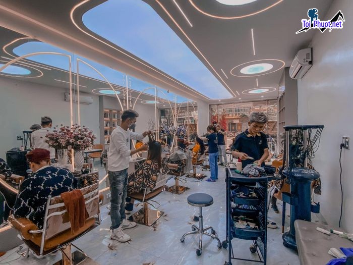 Top 9 Tiệm cắt và tạo kiểu tóc đẹp nhất Cà Mau giá rẻ bất ngờ (4)