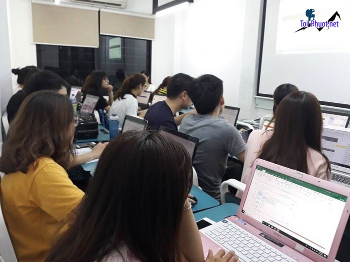 Top Trung tâm dạy tin học văn phòng uy tín nhất Hà Tĩnh môi trường tốt (1)