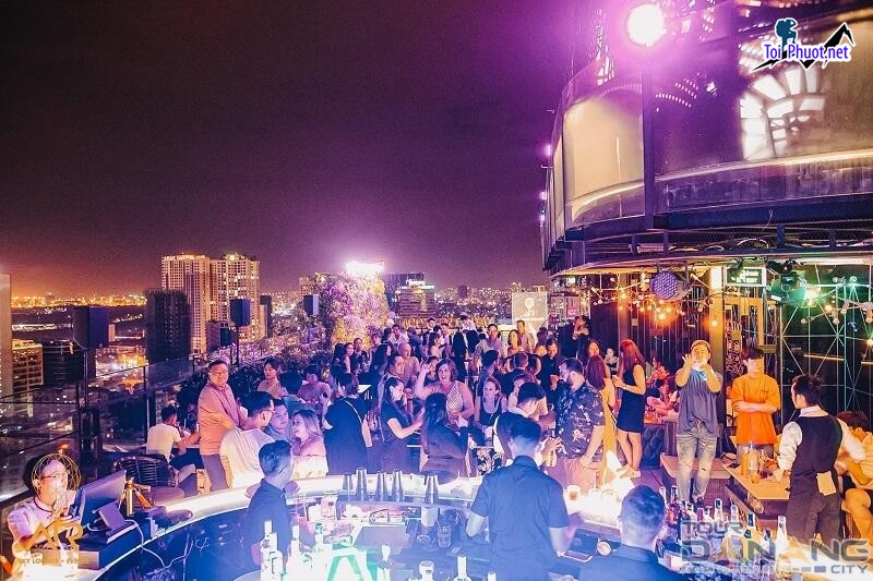 Top 10 Quán bar nổi tiếng nhất Hà Nội cực sôi động (4)