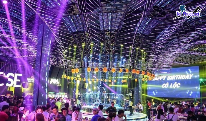 Top 10 Quán bar nổi tiếng nhất Hà Nội cực sôi động (5)
