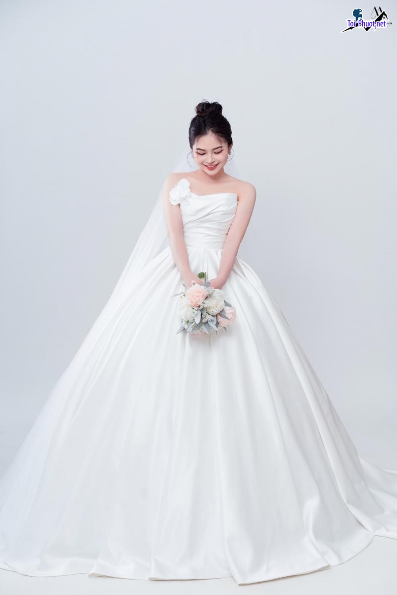 Top 5 Địa chỉ may và cho thuê váy cưới đẹp nhất Điện Biên phù hợp với cơ thể cô dâu (4)