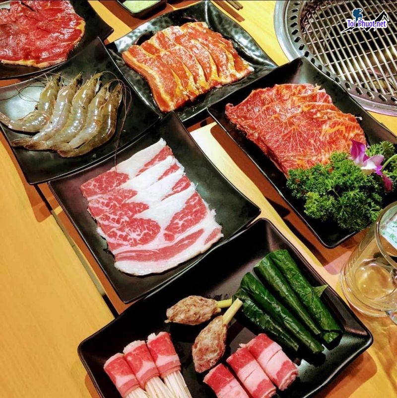 Top 5 Quán nướng ngon nhất Đông Hà Quảng Trị không gian khá rộng rãi, thoáng mát (2)