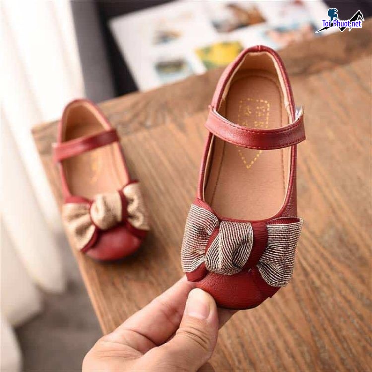 Top 5 Shop bán giày trẻ em đẹp và chất lượng nhất Nha Trang Khánh Hòa chất liệu bền bỉ (2)