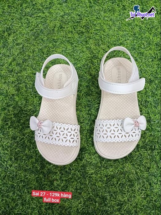 Top 5 Shop bán giày trẻ em đẹp và chất lượng nhất Tây Ninh màu sắc xinh xắn (2)