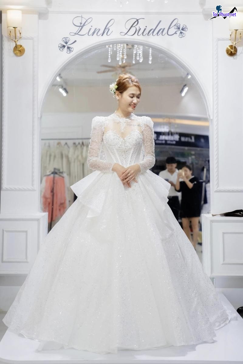 Top 6 Địa chỉ may và cho thuê váy cưới đẹp nhất Phú Thọ chất liệu ngoại nhập (1)