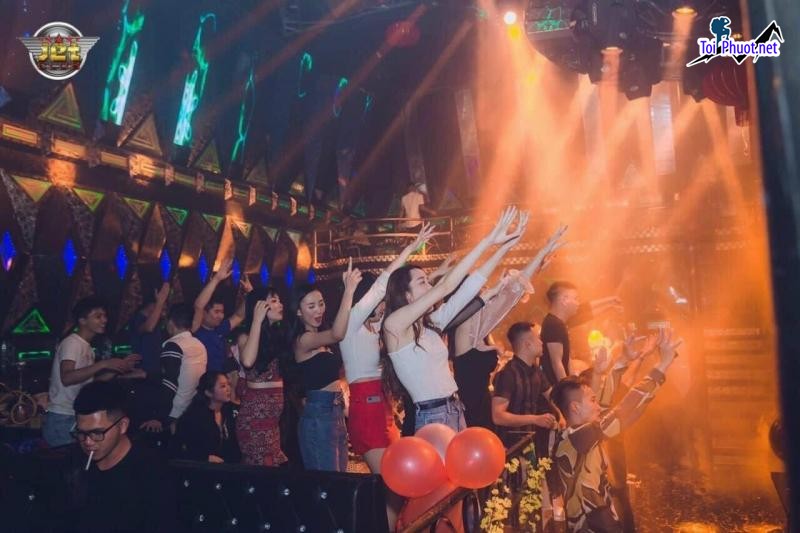 Top 6 Quán bar nổi tiếng nhất Hải Phòng âm thanh chuyên nghiệp (3)