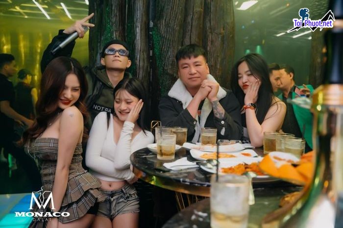 Top 7 Quán bar nổi tiếng nhất Đồng Hới Quảng Bình cho những cuộc vui thả ga (1)
