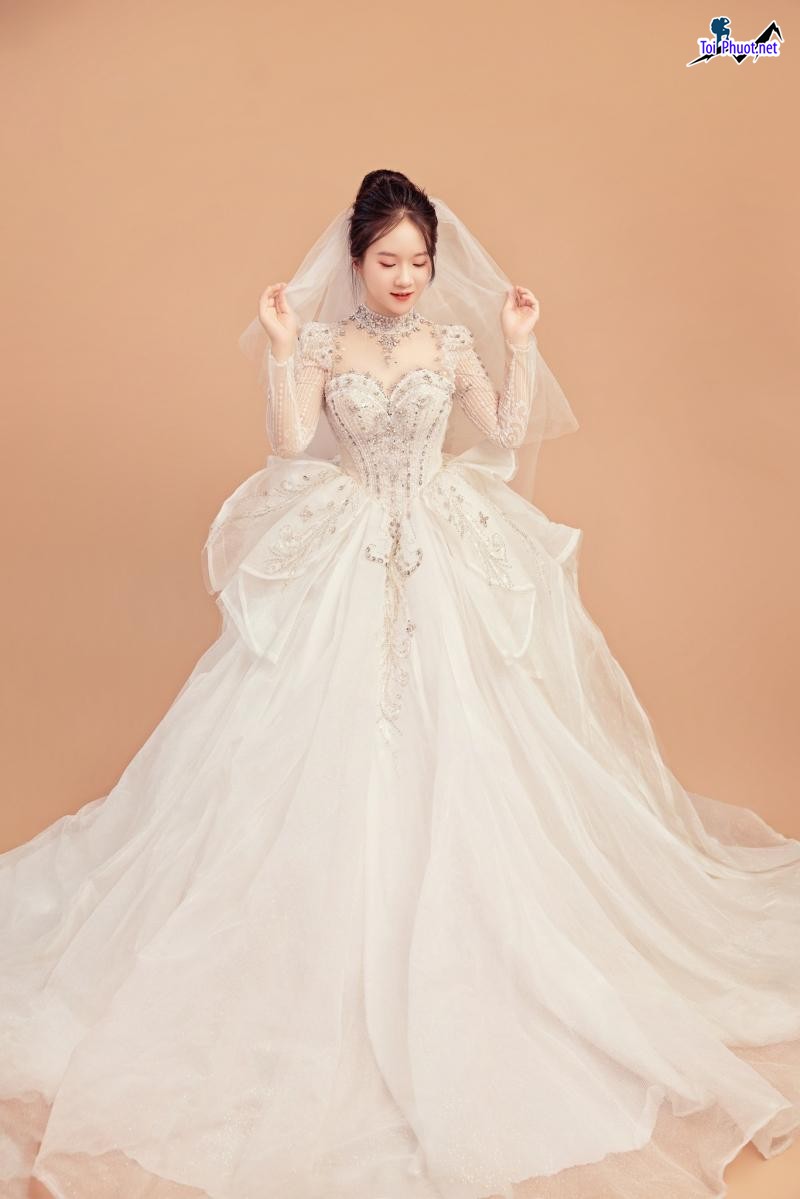 Top 9 Địa chỉ may và cho thuê váy cưới đẹp nhất Quảng Ninh giá tốt nhất (1)