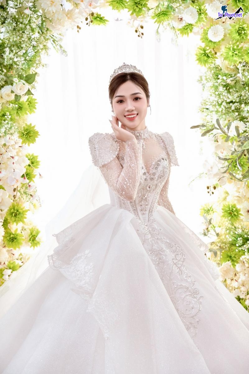Top 9 Địa chỉ may và cho thuê váy cưới đẹp nhất Thanh Hóa làm cô dâu hài lòng (5)