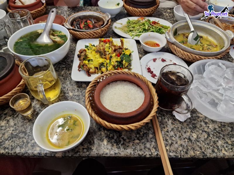 Top 9 Quán cơm ngon nhất Đồng Hới Quảng Bình đồ ăn tươi ngon (4)