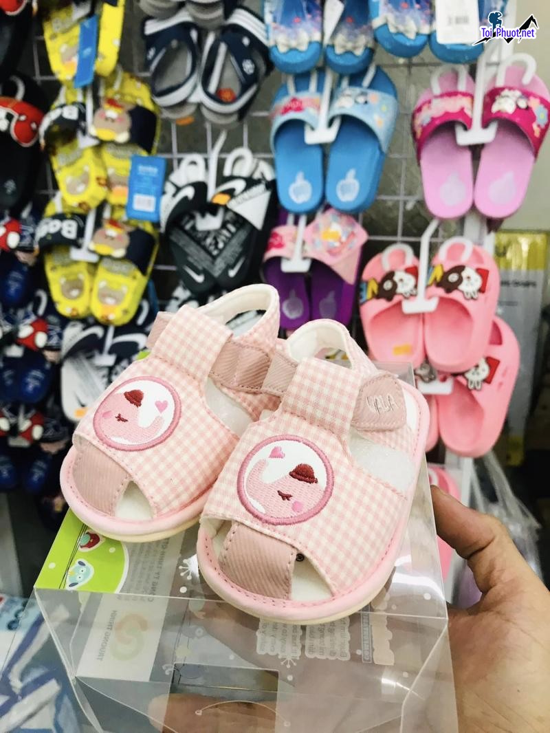 Top 9 Shop bán giày trẻ em đẹp và chất lượng nhất Thừa Thiên Huế thật đáng yêu, thật xinh đẹp (4)
